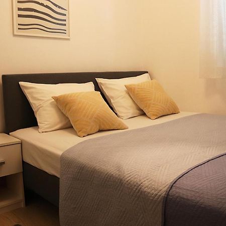 Apartment Doris Шибеник Екстер'єр фото