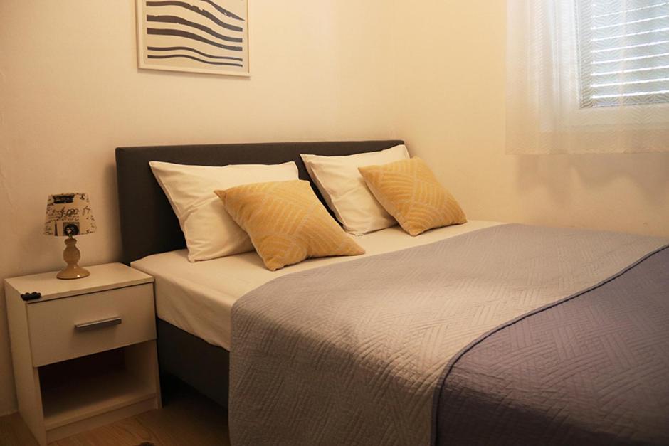 Apartment Doris Шибеник Екстер'єр фото